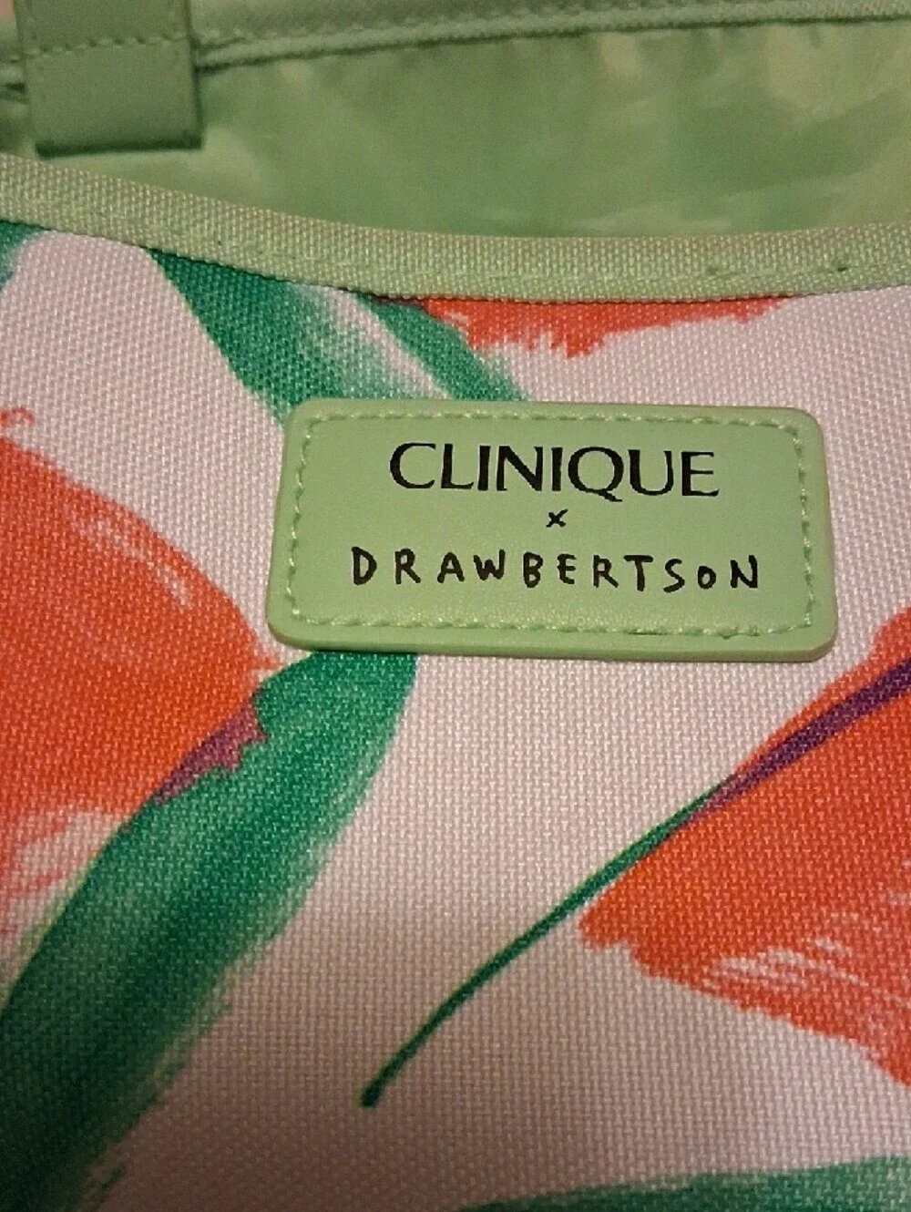 💓🪞Clinique X Drawbertson White Green and Pink Canvas Tote with Matching Pouch